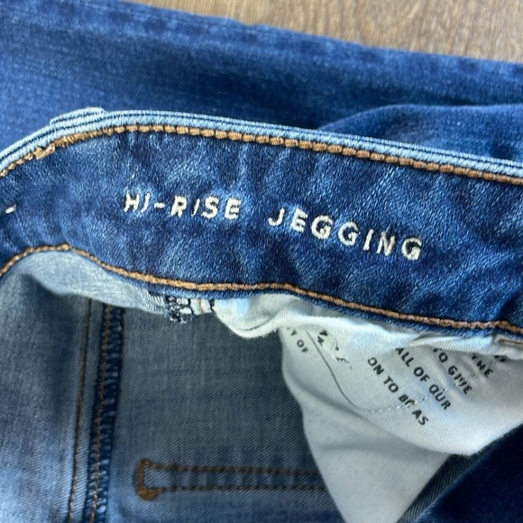 American Eagle Women’s High Rise Distressed Jegging, size 00 - Picture 3 of 10